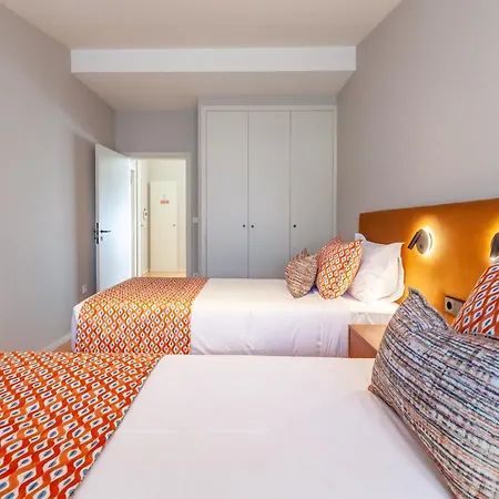 Apartment Savvy Signature *